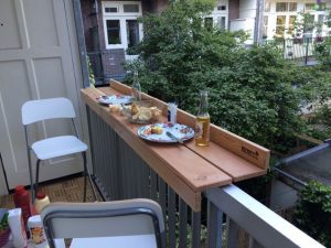 Pomysły na aranżację małego balkonu