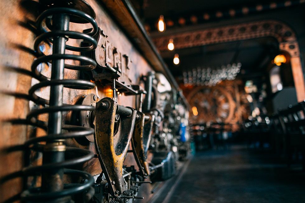 Enigma cafe. Pierwszy na świecie kinetyczny steampunk bar.